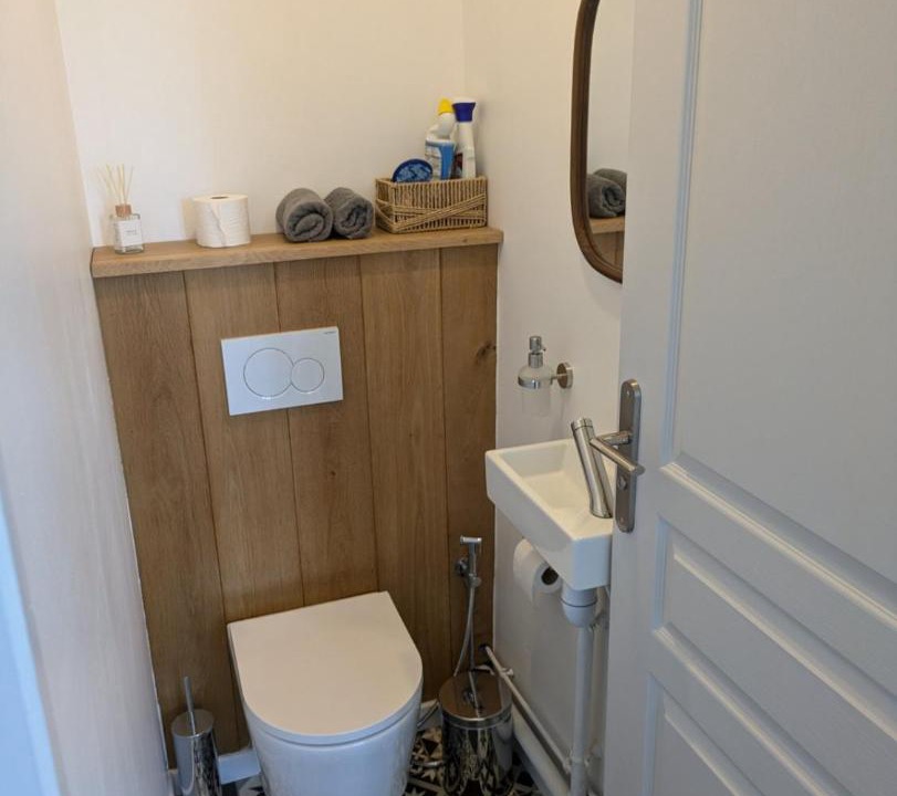 Photo of Bathroom in Lachapelle-sous-Gerberoy