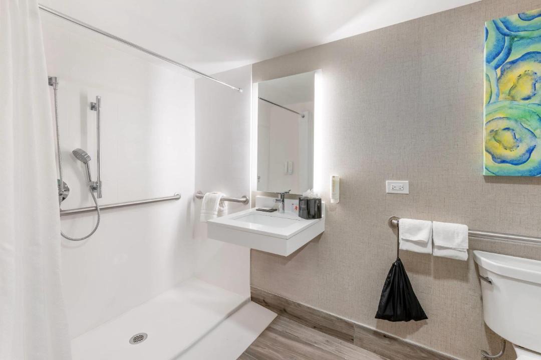 Photo of Bathroom in Oakbrook Terrace