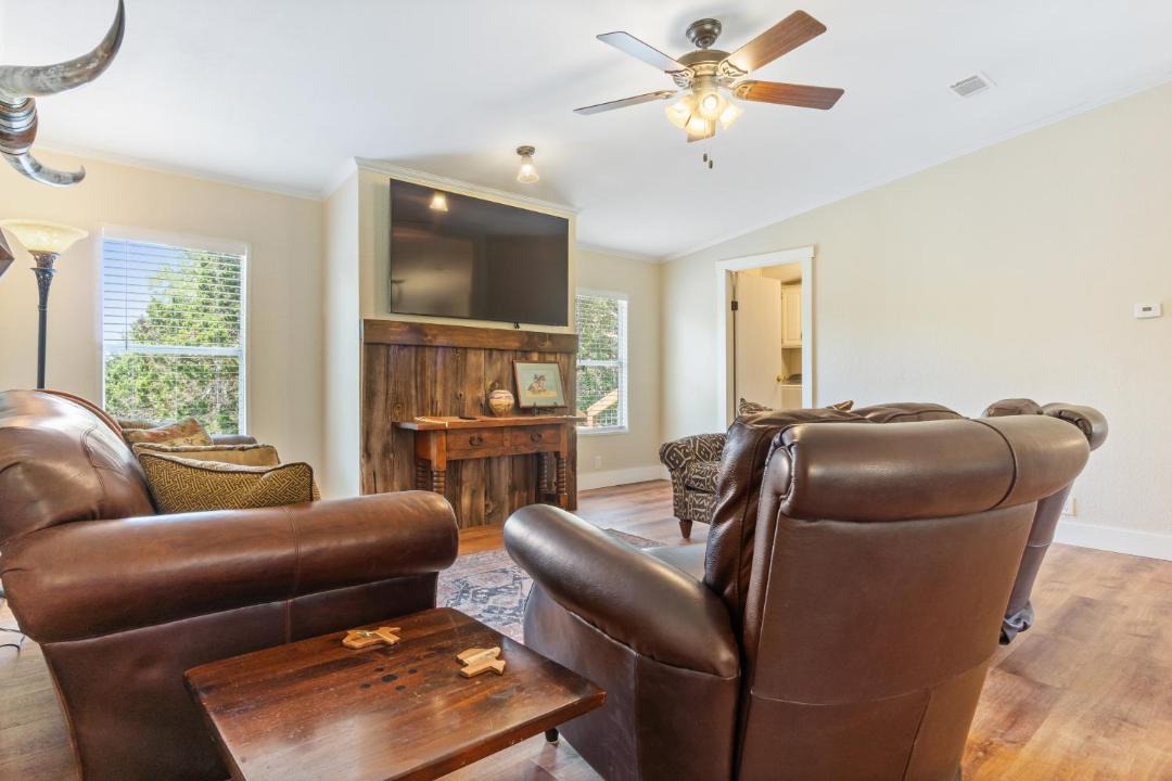 Photo of Livingroom in Pipe Creek
