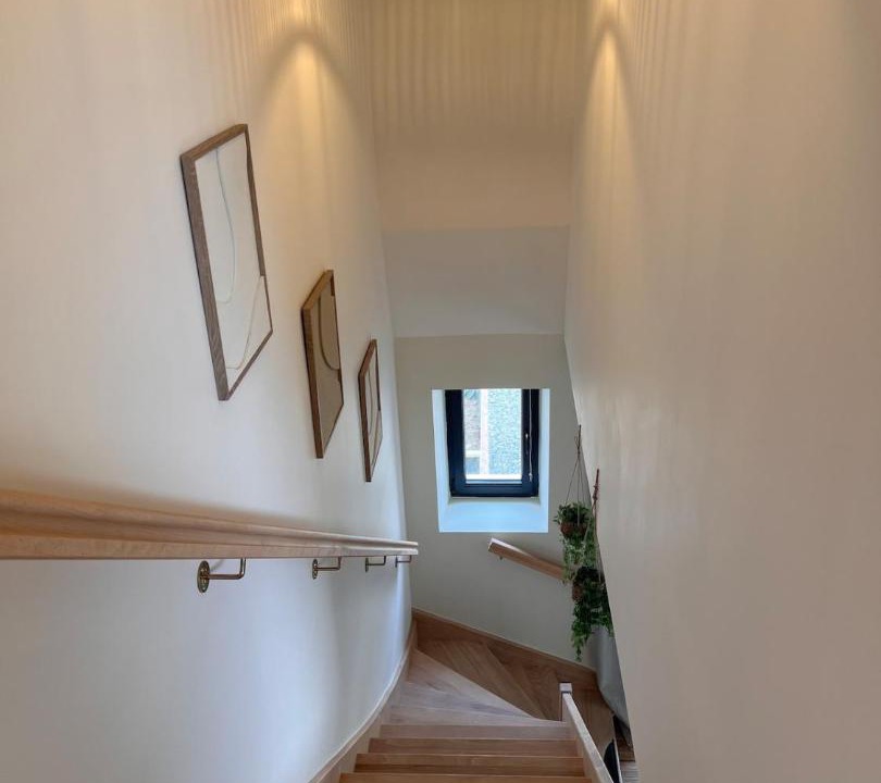 Photo of Others in Airan