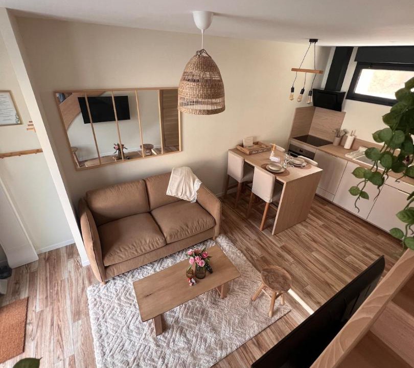 Photo of Others in Airan