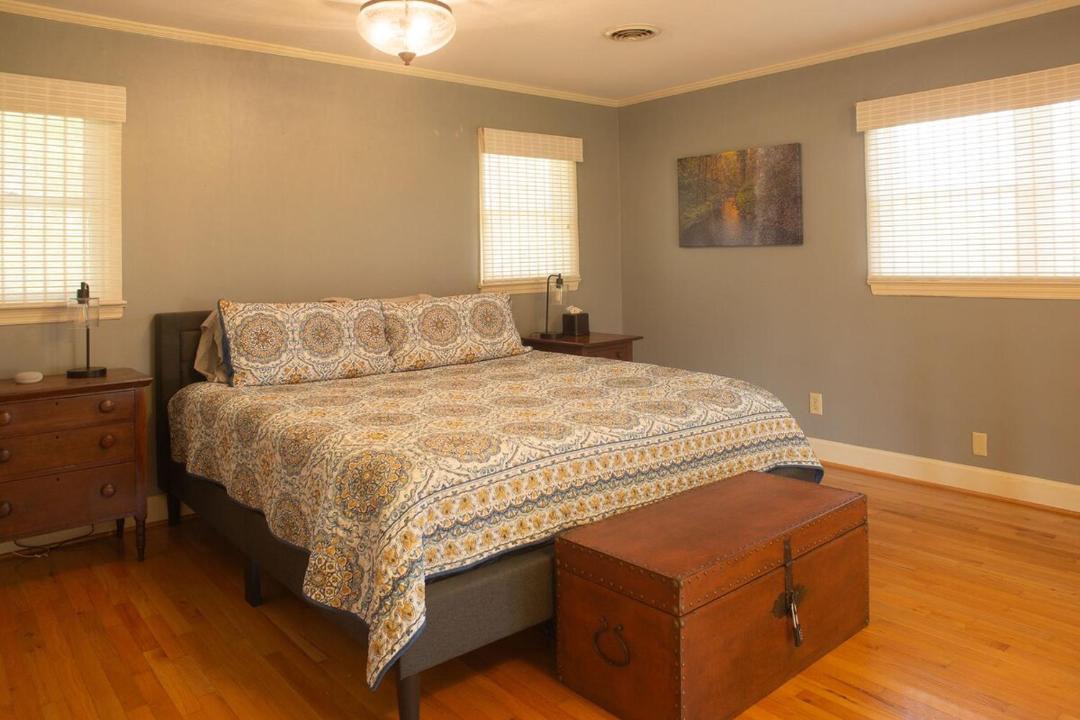 Photo of Bedroom in Benton
