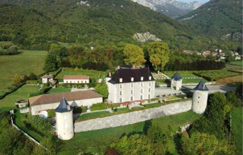 Photo of Buildings in La Terrasse