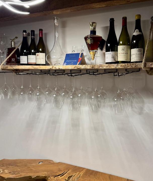 Photo of Others in Lachy