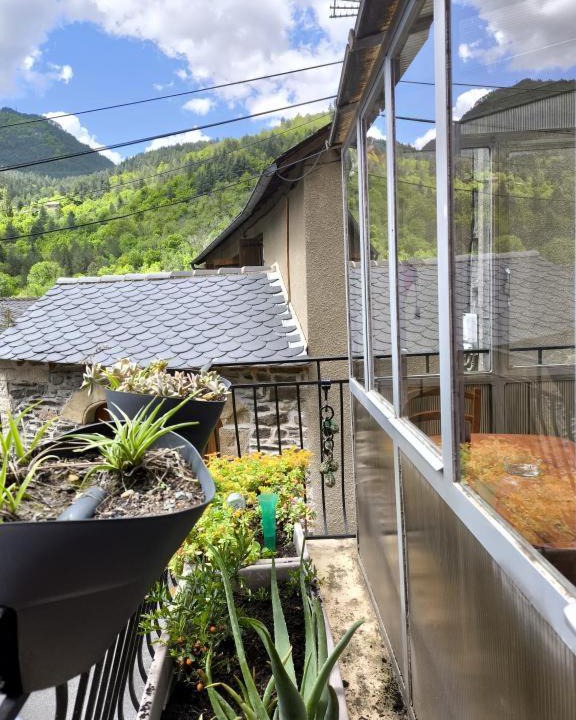 Photo of Patio Balcony in Ispagnac