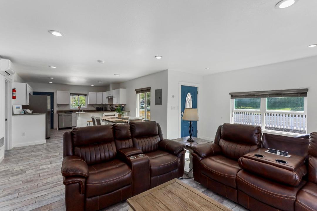 Photo of Others in Chenoweth