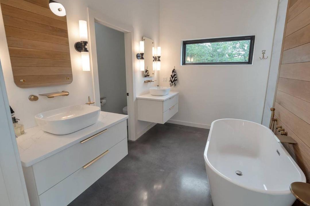 Photo of Bathroom in Crowder