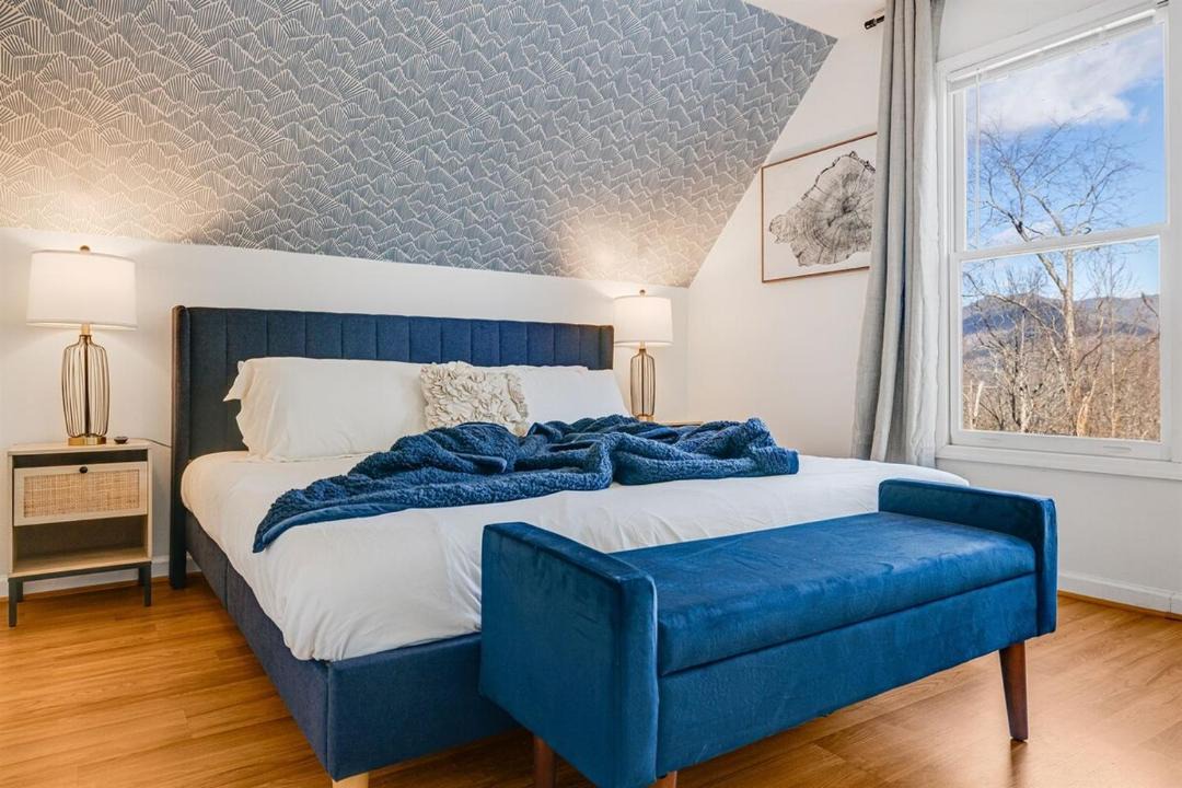 Photo of Bedroom in Asheville