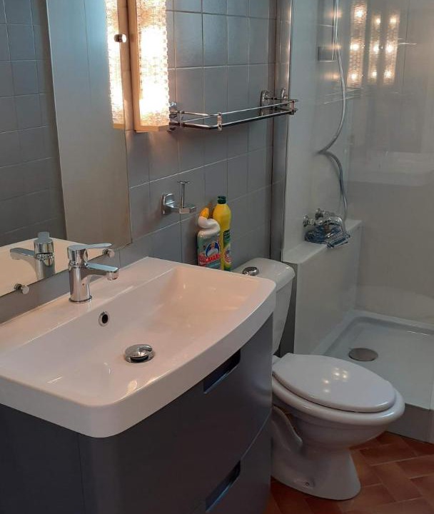 Photo of Bathroom in Chateauneuf-du-Pape