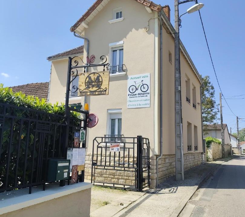 Photo of Others in Les Bordes