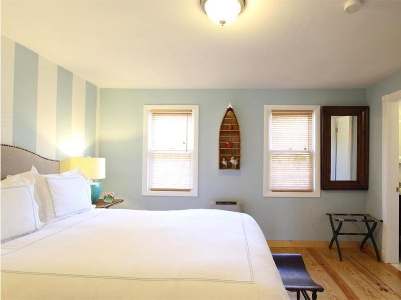 Photo of Others in Vineyard Haven