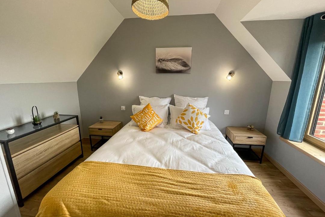 Photo of Bedroom in Flogny-la-Chapelle