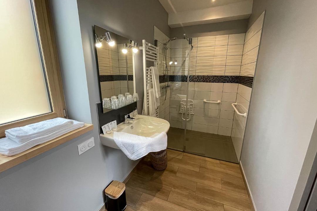 Photo of Bathroom in Flogny-la-Chapelle