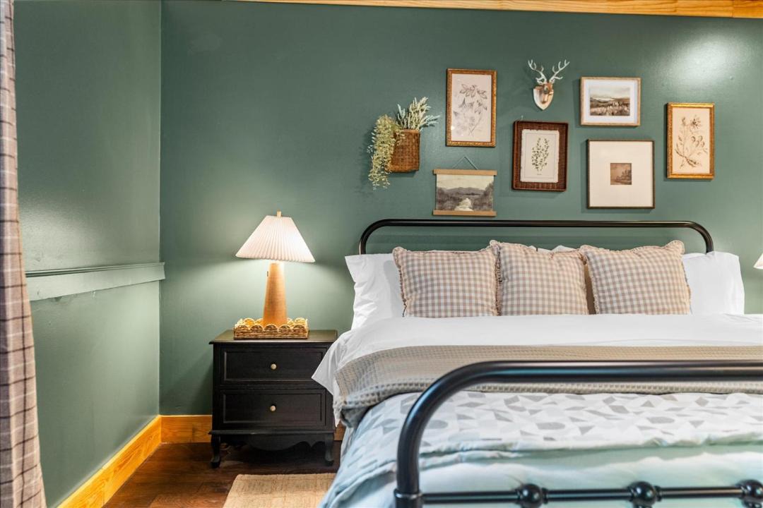 Photo of Bedroom in Lookout Mountain