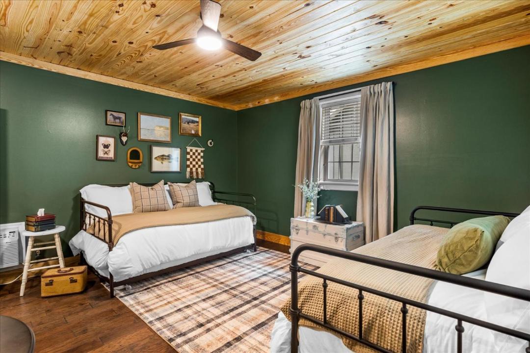 Photo of Bedroom in Lookout Mountain