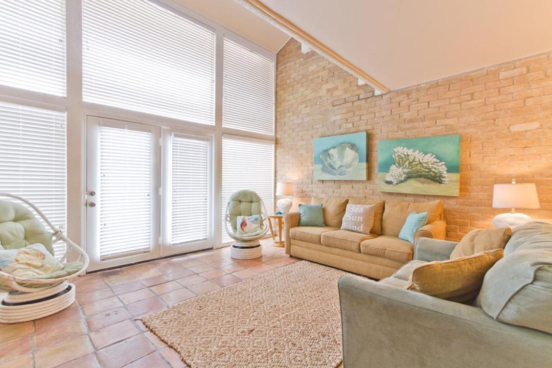 Photo of Livingroom in South Padre Island