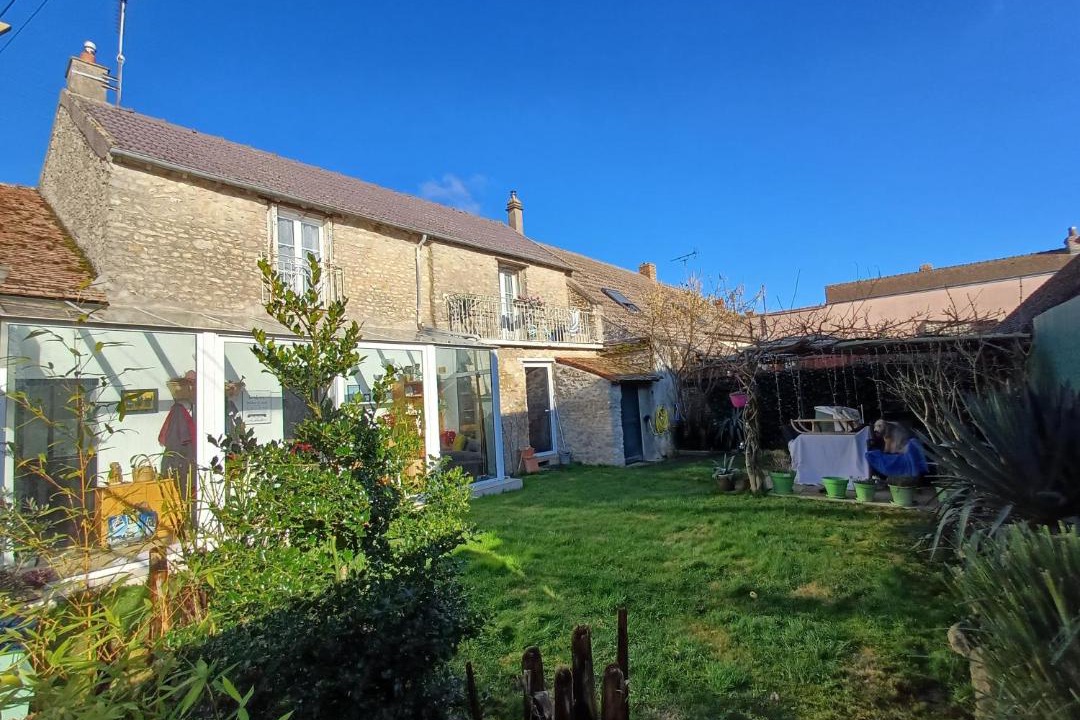 Photo of Others in Mereville