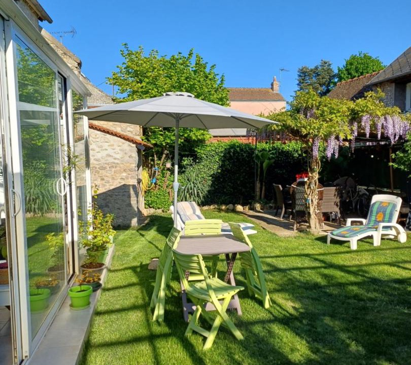 Photo of Others in Mereville