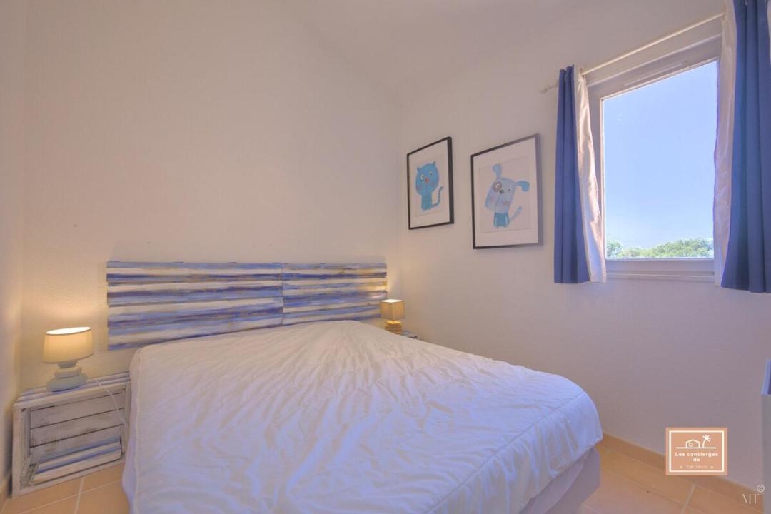 Photo of Bedroom in Saint-Mandrier-sur-Mer