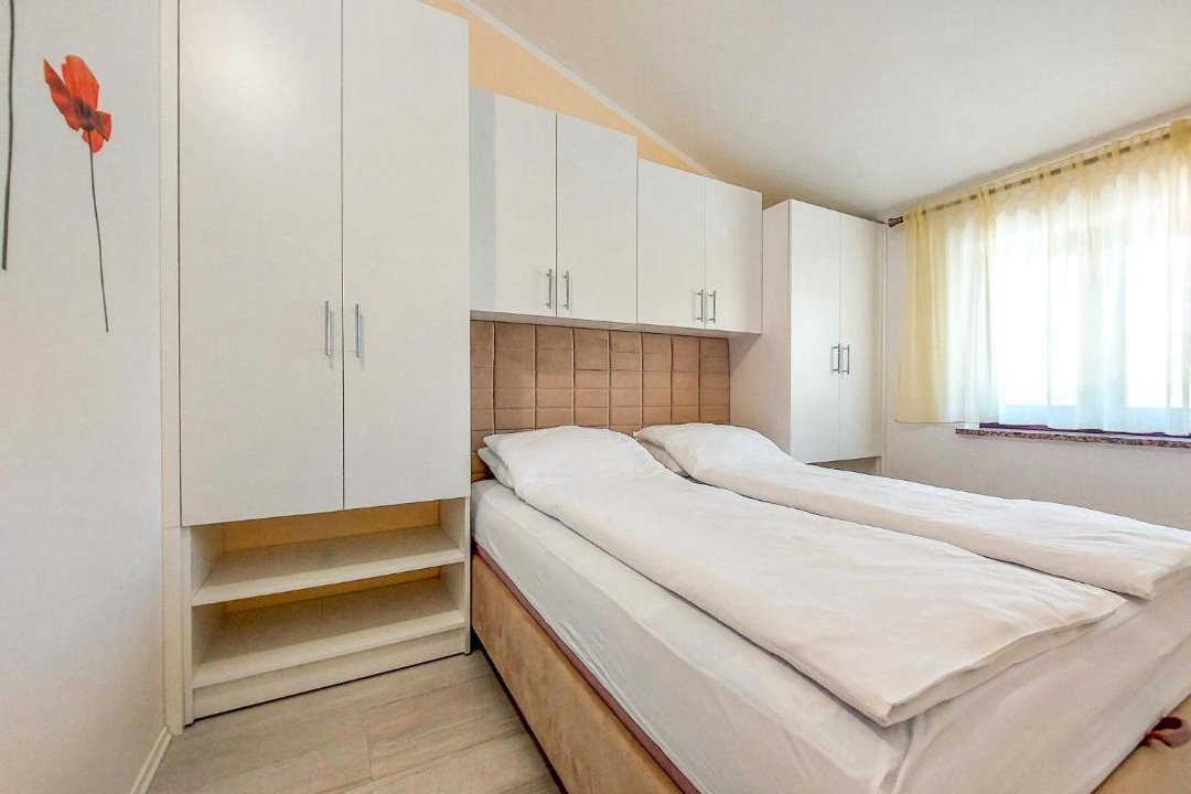 Photo of Bedroom in Batomalj