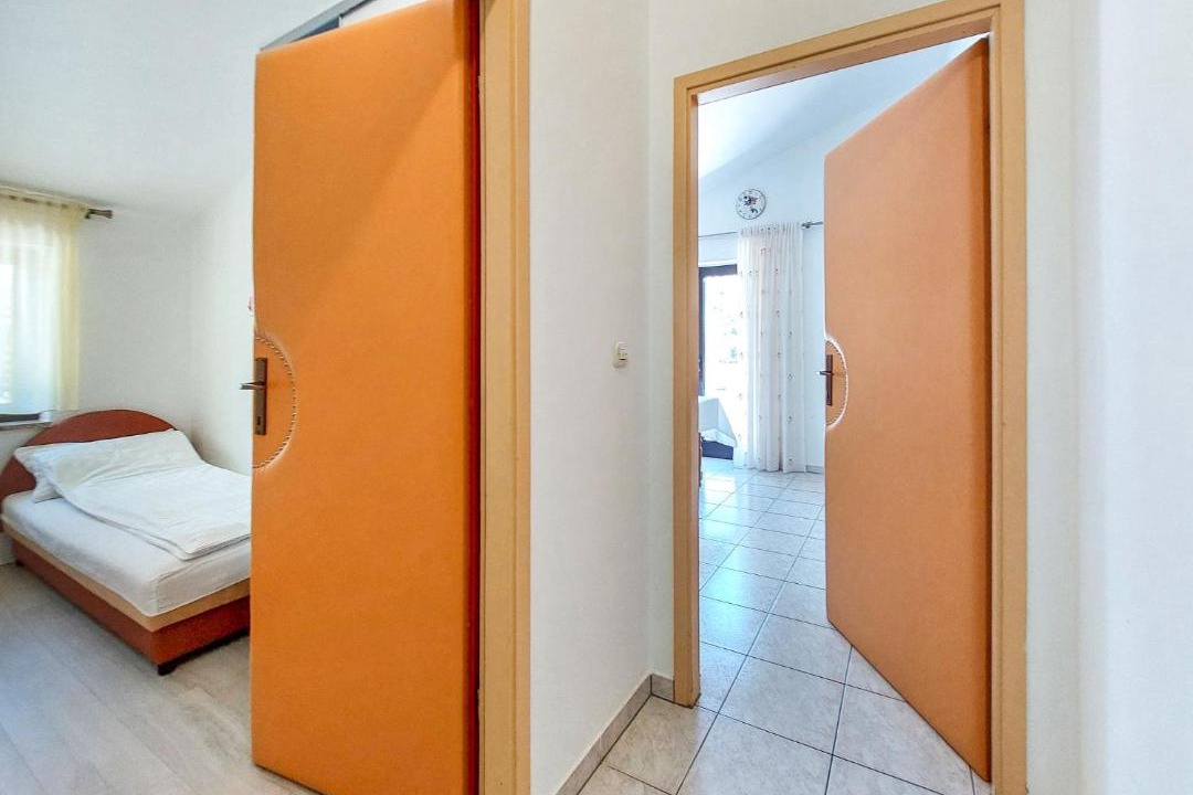 Photo of Bedroom in Batomalj