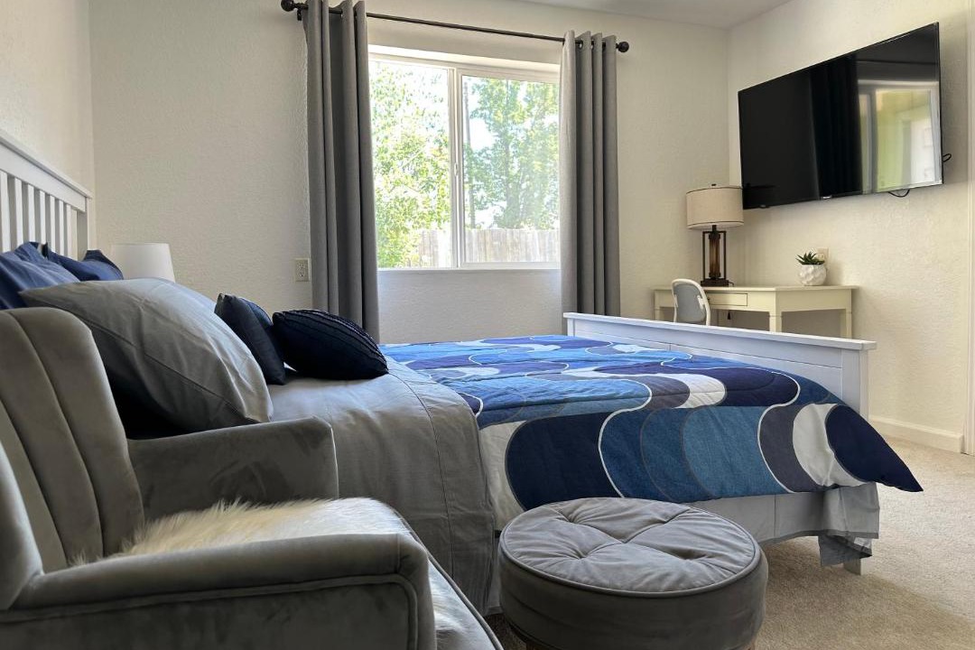 Photo of Bedroom in Arden-Arcade