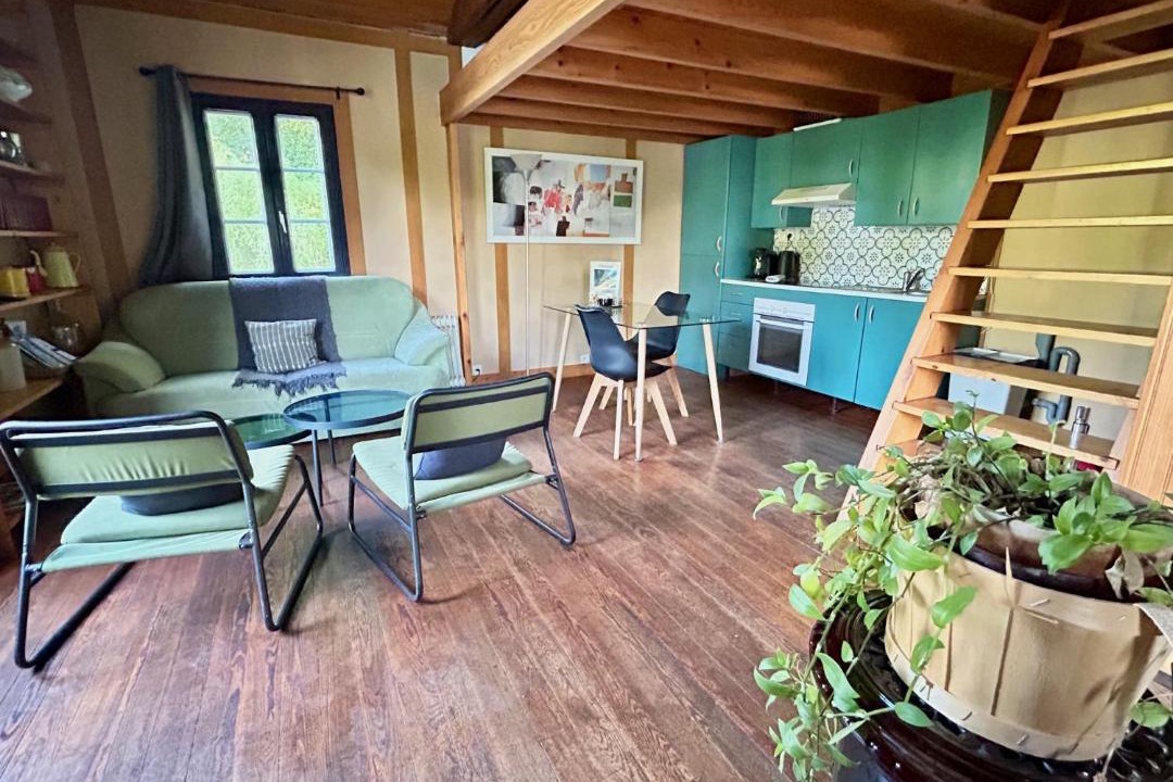 Photo of Others in Olivet