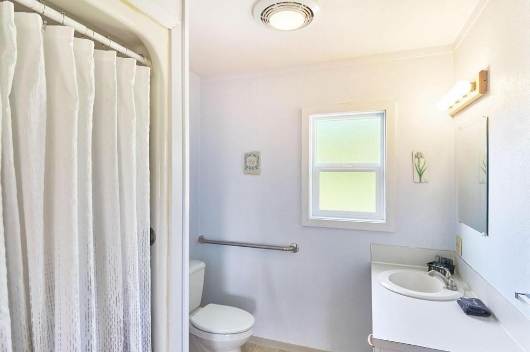 Photo of Bathroom in Long Beach