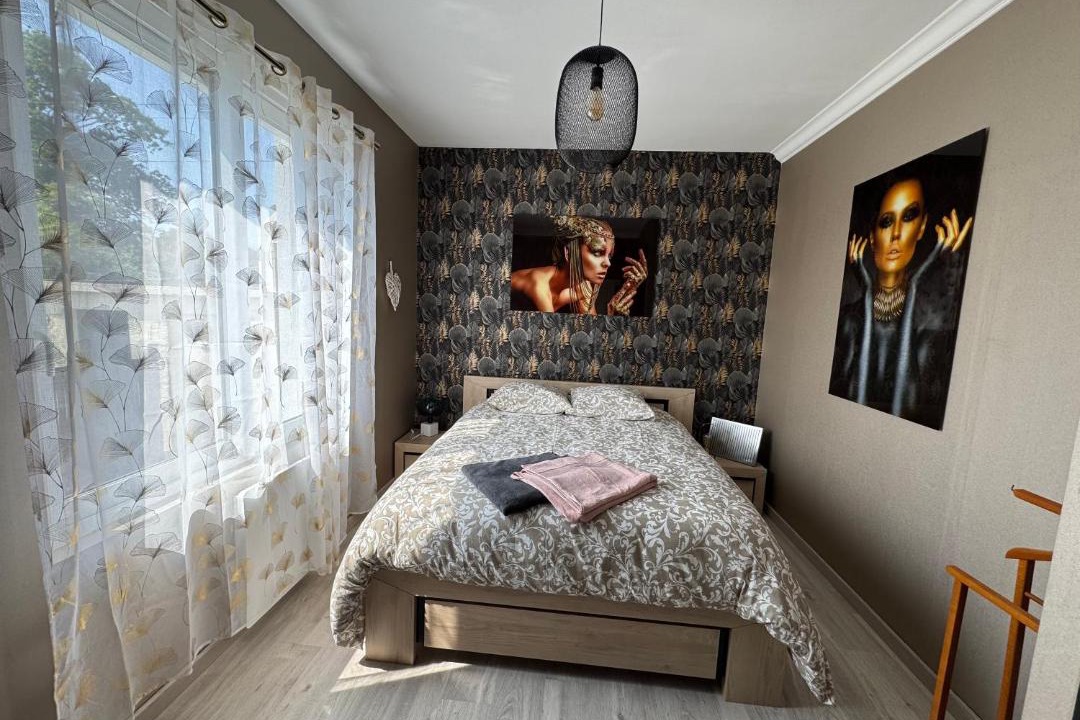 Photo of Bedroom in (le) Mesnil Hue