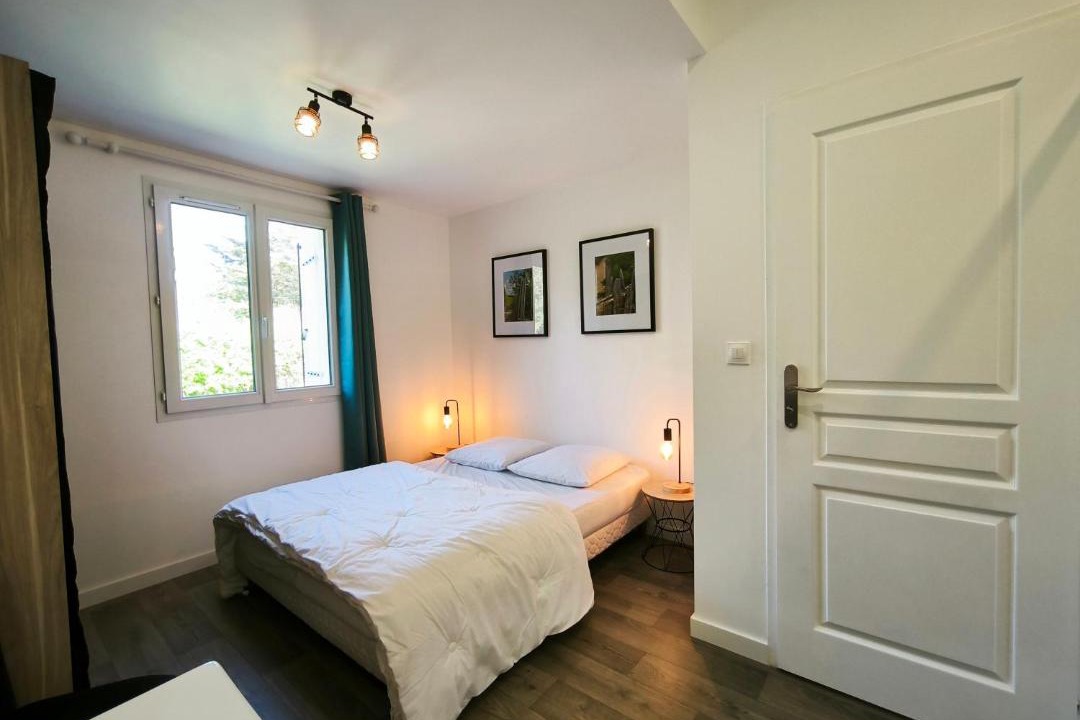 Photo of Bedroom in Saint-Michel-Chef-Chef