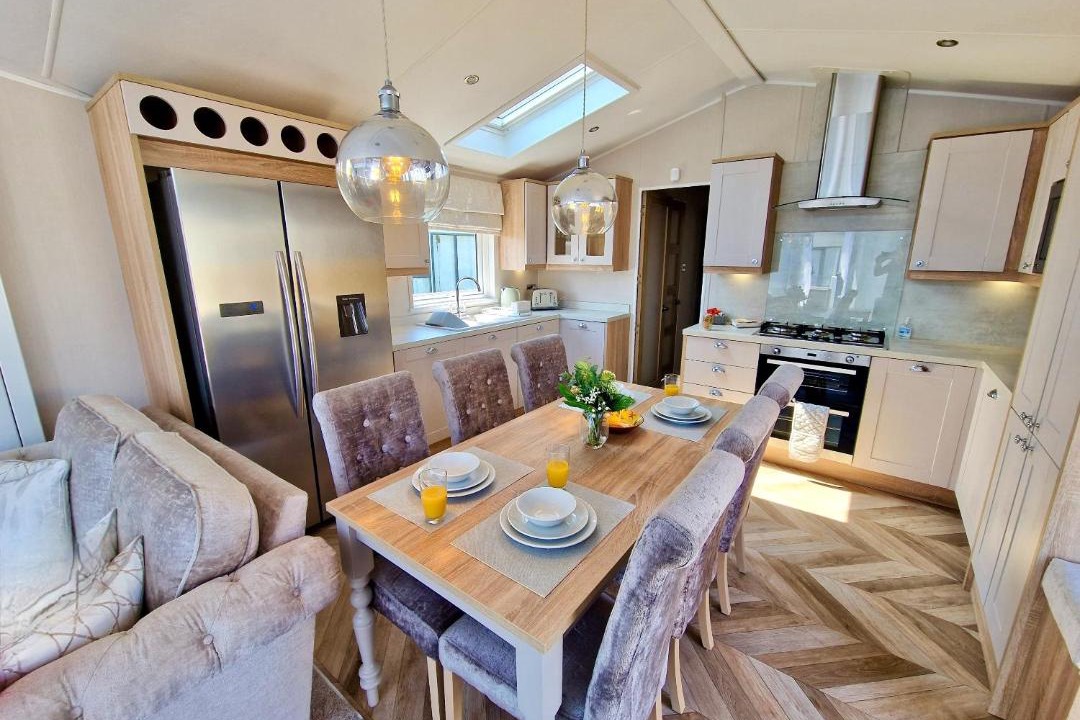 Photo of Others in Cayton Bay