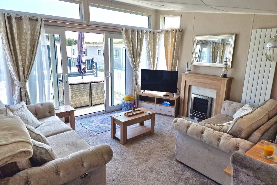 Photo of Others in Cayton Bay