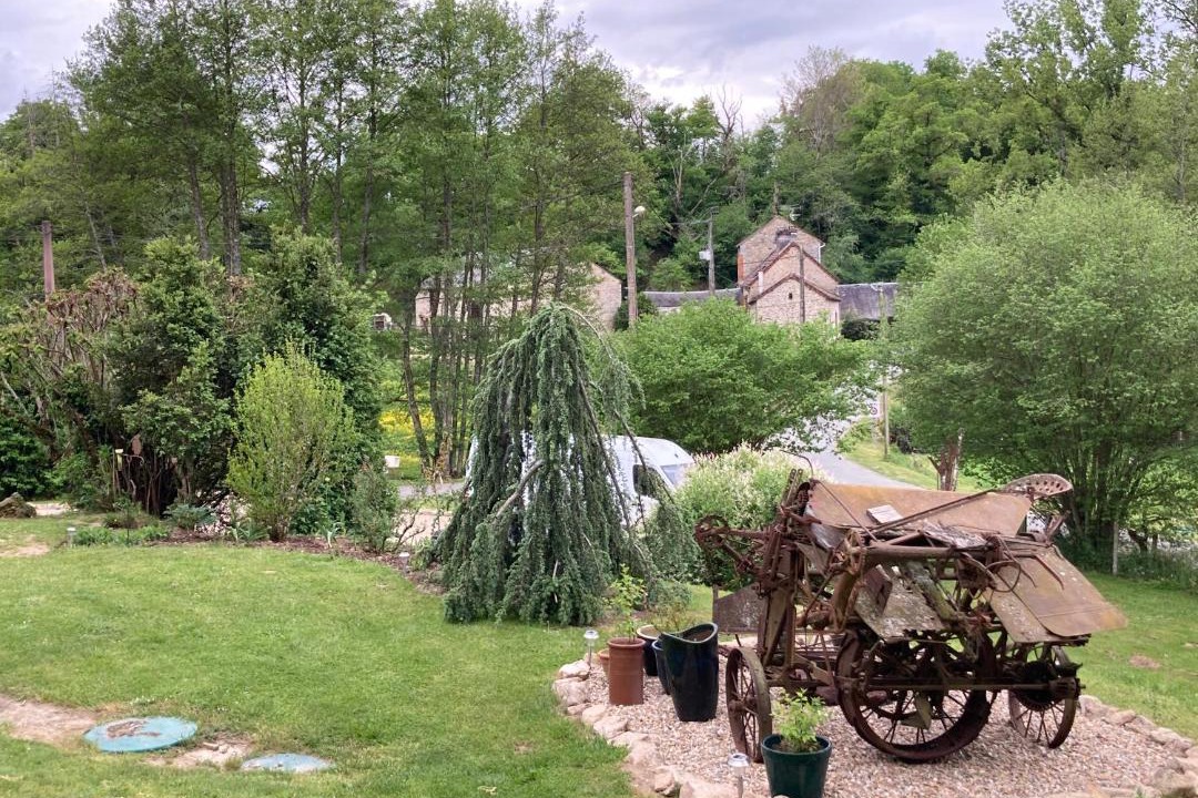 Photo of Others in Naillat