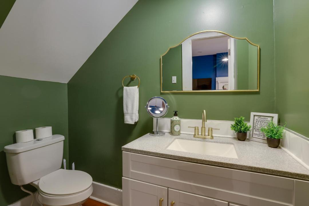 Photo of Bathroom in Dixon Park
