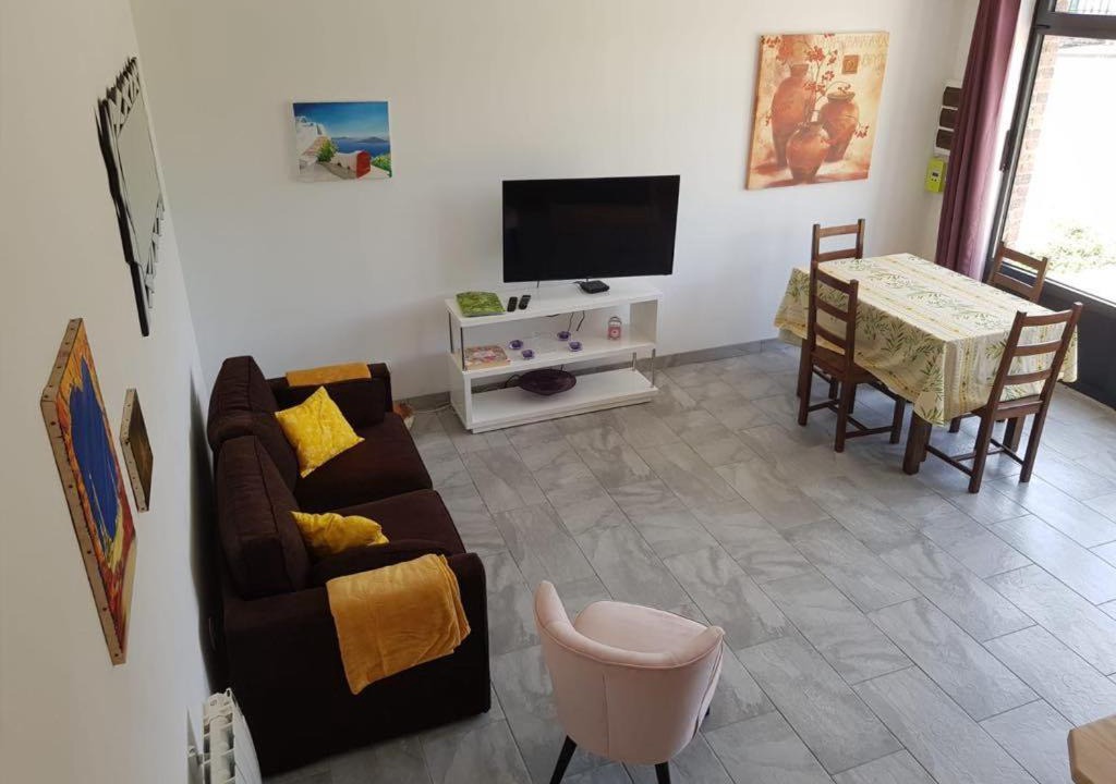 Photo of Livingroom in La Chapelle-Huon