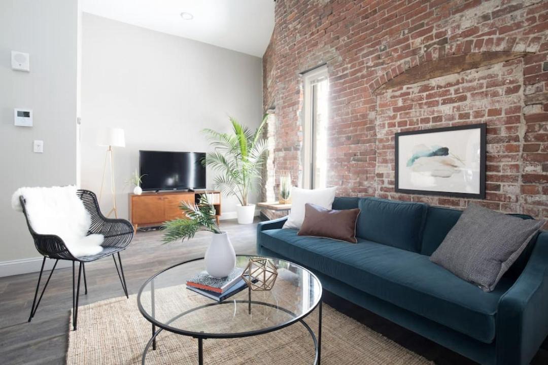 Photo of Livingroom in Downtown Boston