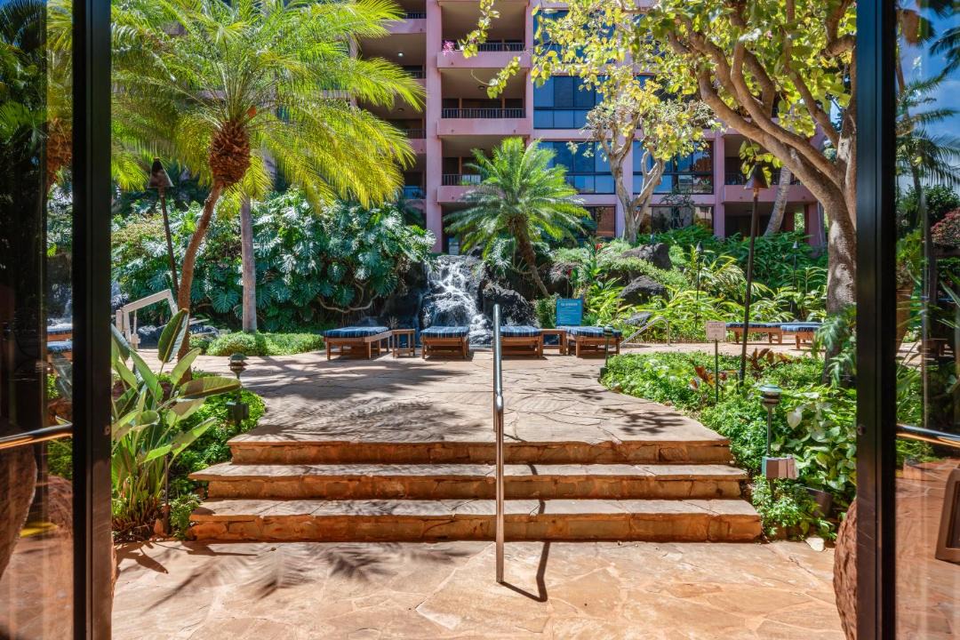 Photo of Others in Kahana