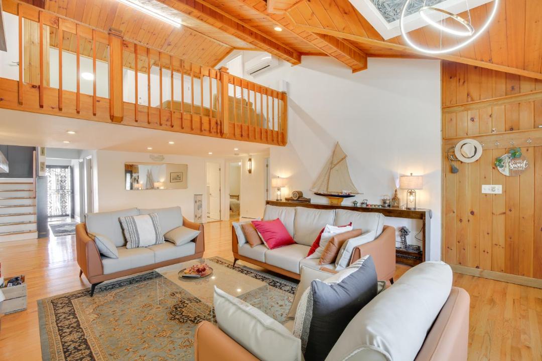 Photo of Others in Lake Carmel