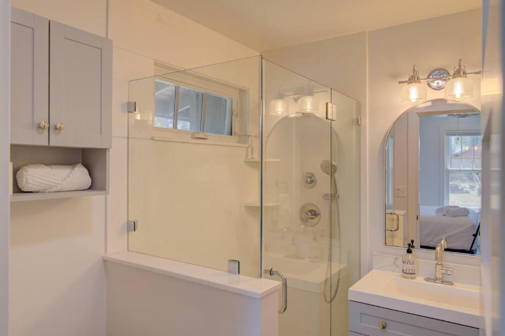 Photo of Bathroom in Ocean Park