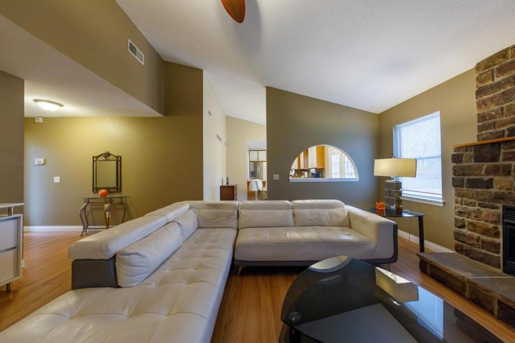 Photo of Others in Columbia