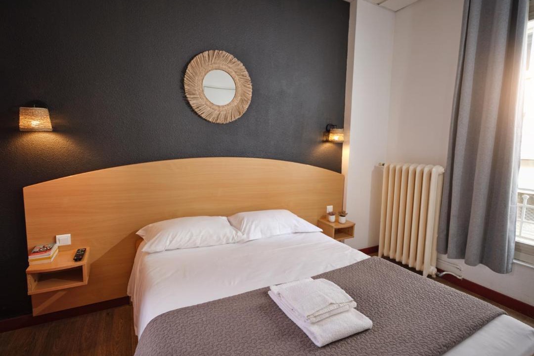 Photo of Bedroom in Valence