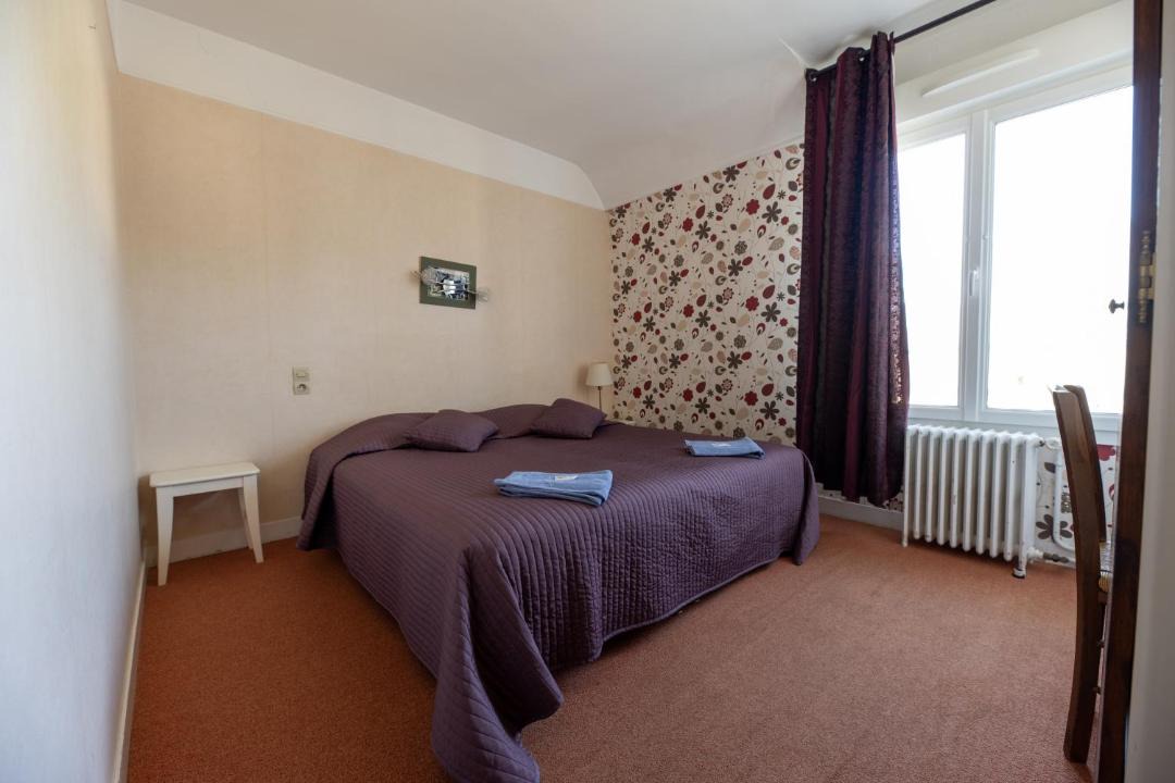 Photo of Bedroom in Domfront