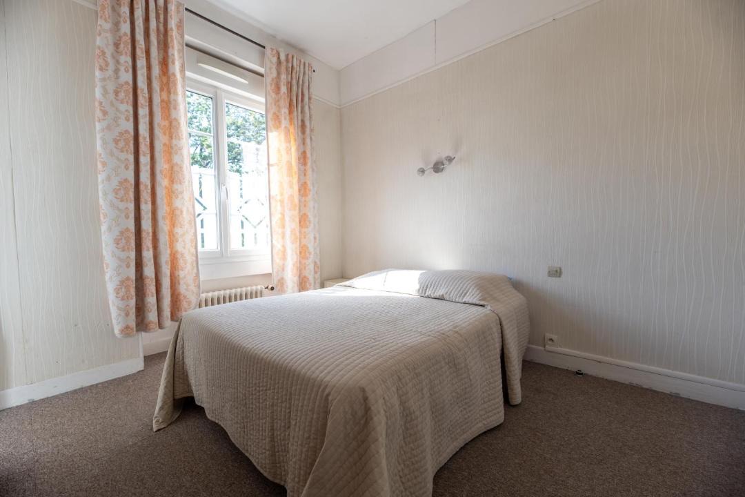 Photo of Bedroom in Domfront