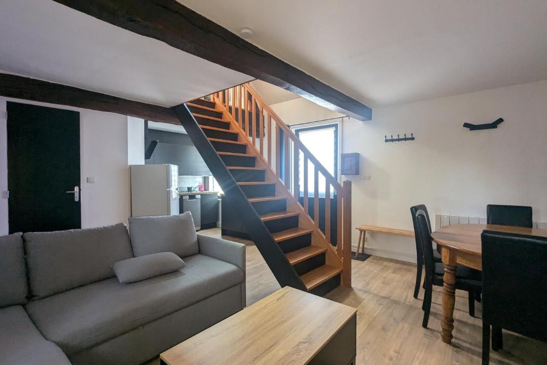 Photo of Others in Rue