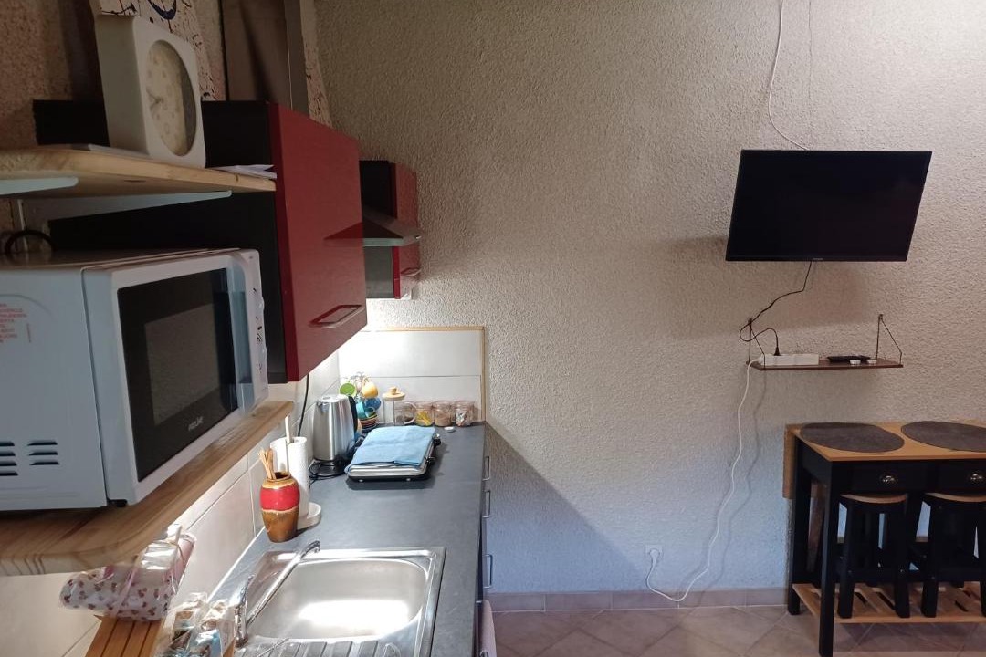 Photo of Others in Hinx