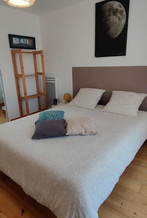 Photo of Bedroom in Pertheville-Ners