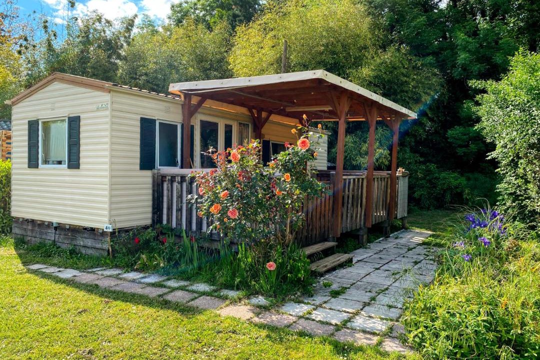 Photo of Others in Manthes