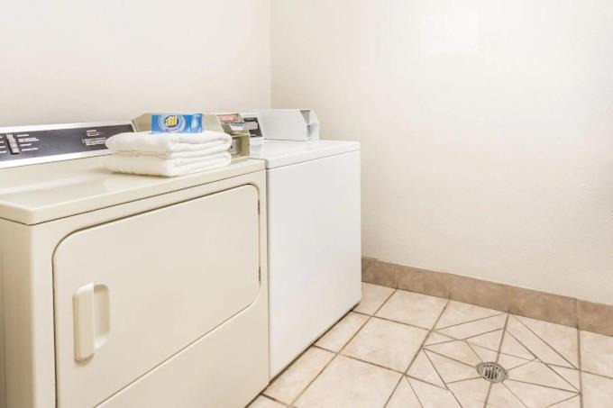 Photo of Bathroom in Brush