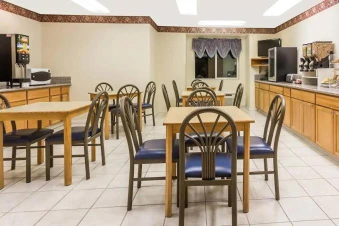 Photo of Kitchen in Brush