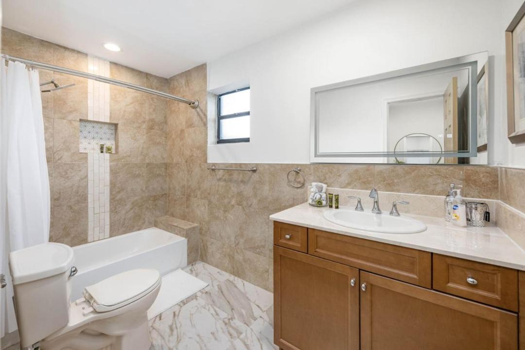 Photo of Bathroom in Miramar